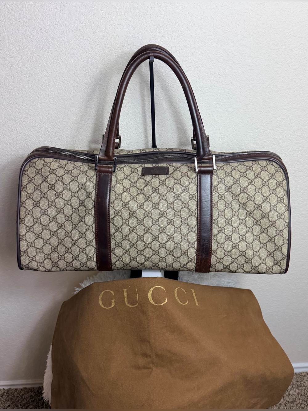 Gucci Unisex GG Supreme Canvas Duffel Travel Bag W/Dust Bag